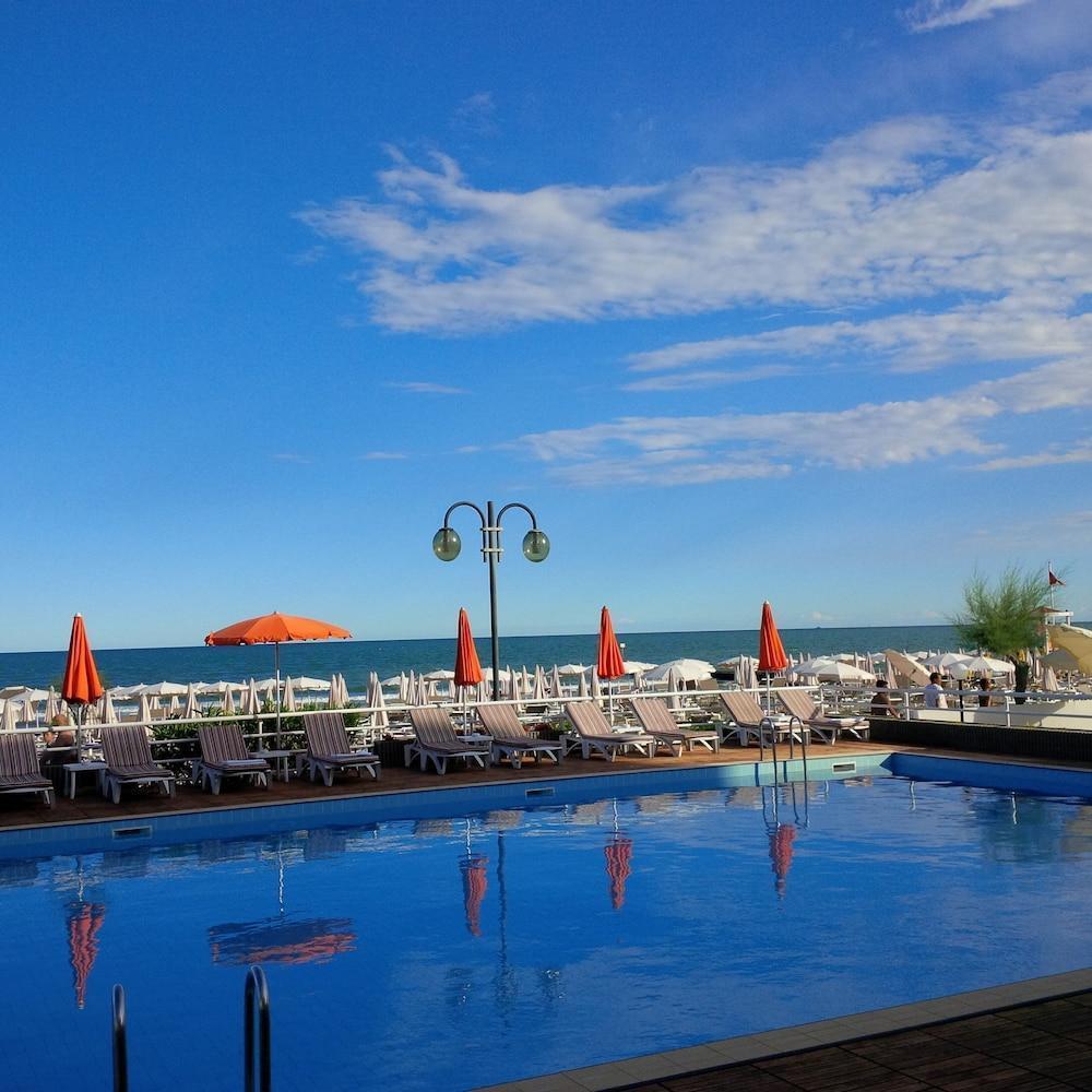 Hotel Astor Lido di Jesolo Esterno foto