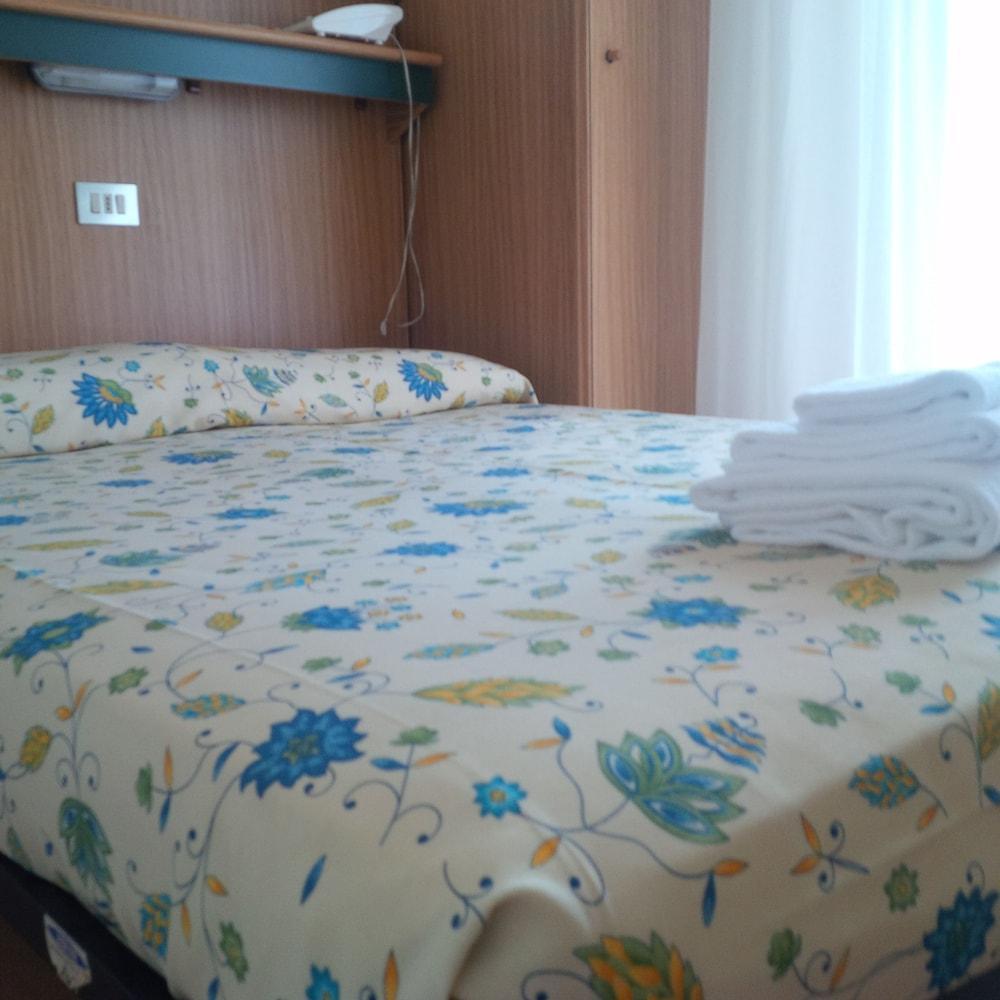 Hotel Astor Lido di Jesolo Esterno foto