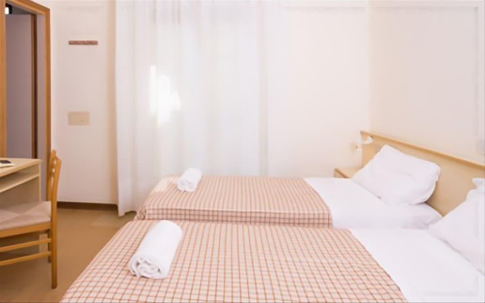 Hotel Astor Lido di Jesolo Esterno foto