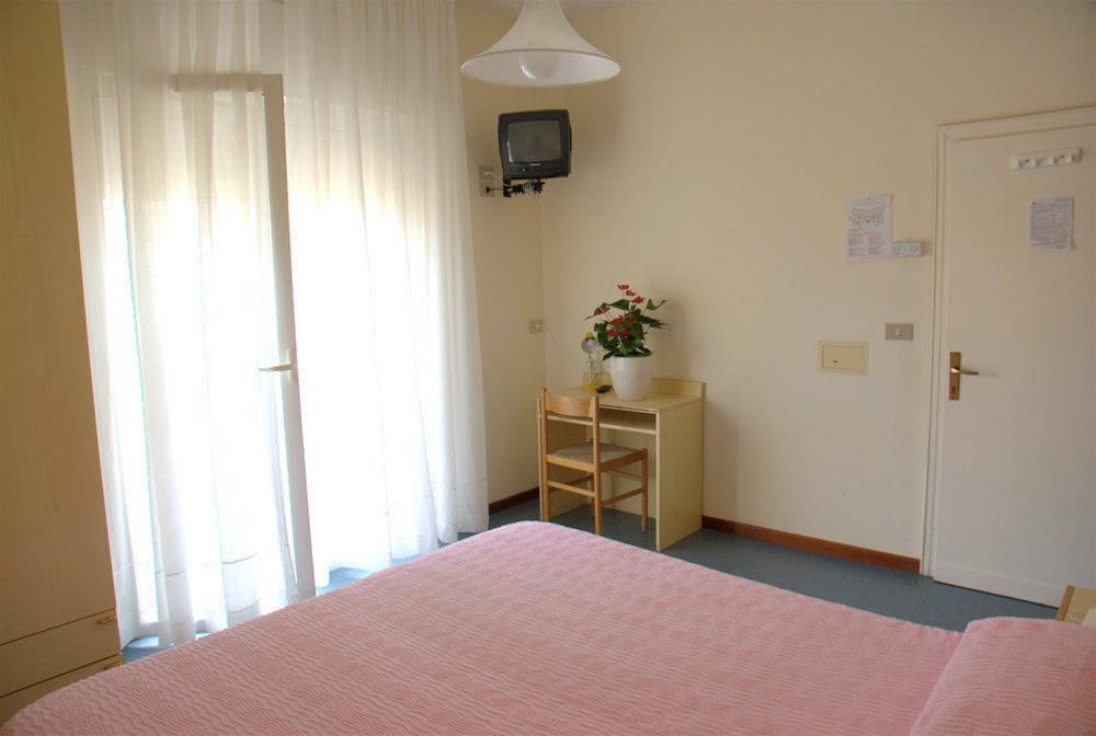 Hotel Astor Lido di Jesolo Esterno foto