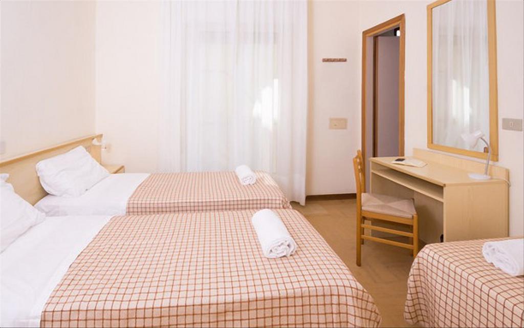 Hotel Astor Lido di Jesolo Esterno foto