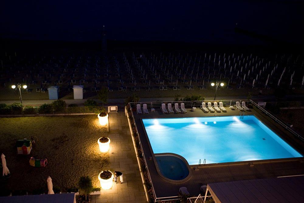 Hotel Astor Lido di Jesolo Esterno foto