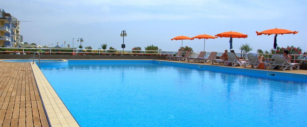 Hotel Astor Lido di Jesolo Esterno foto