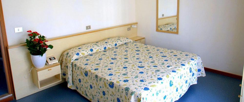 Hotel Astor Lido di Jesolo Esterno foto