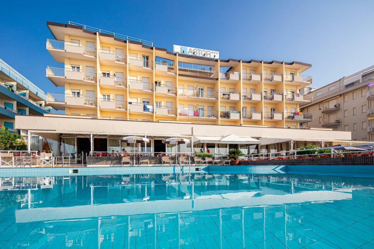 Hotel Astor Lido di Jesolo Esterno foto