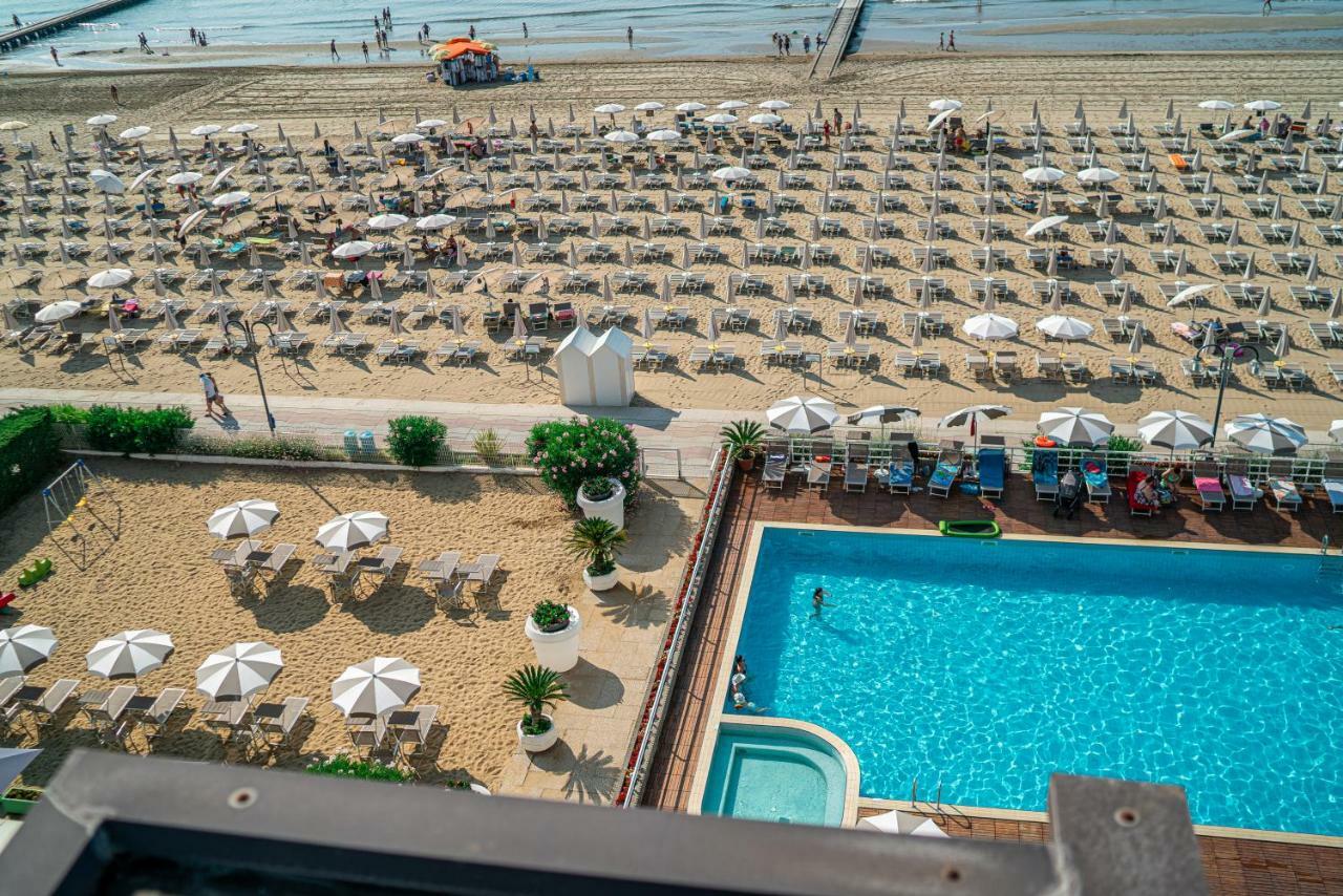 Hotel Astor Lido di Jesolo Esterno foto