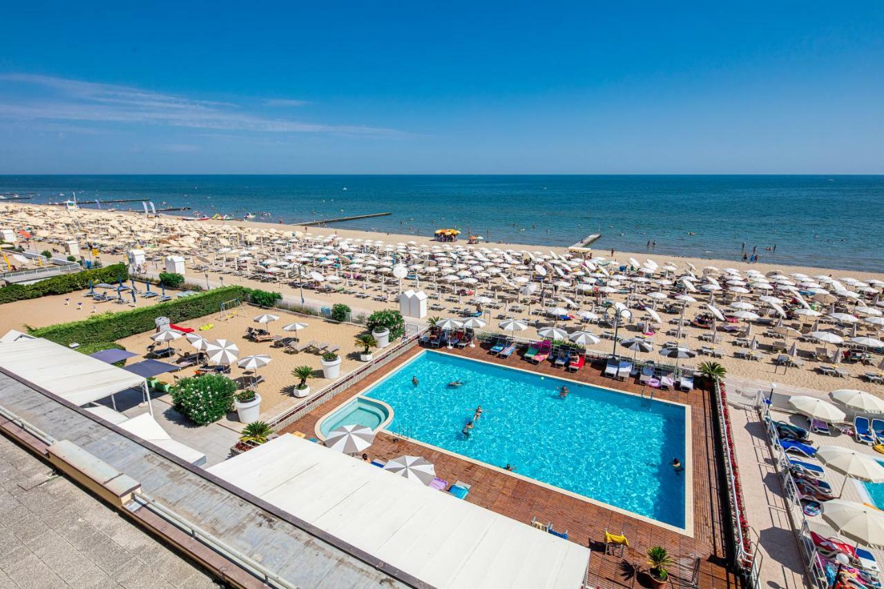 Hotel Astor Lido di Jesolo Esterno foto