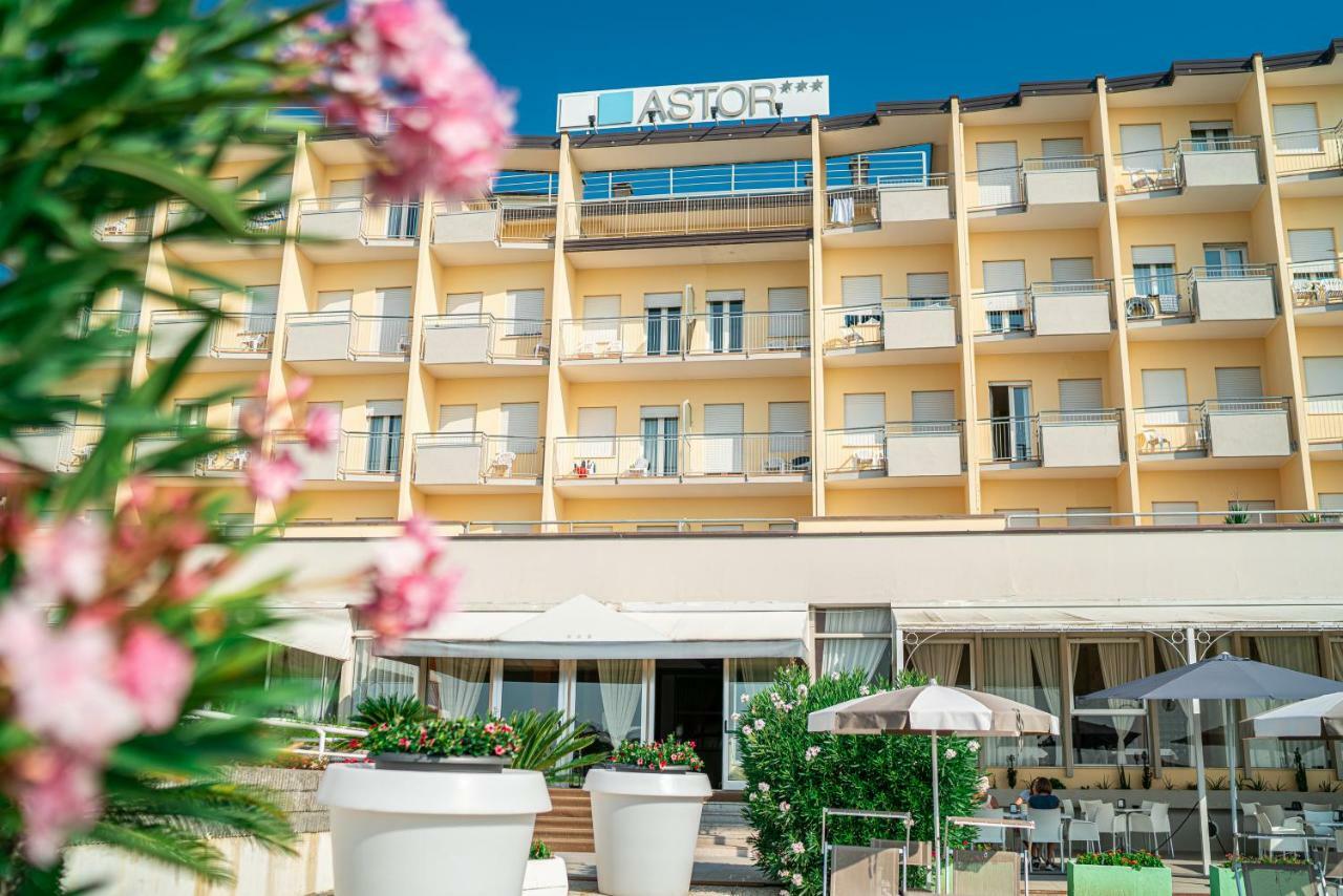 Hotel Astor Lido di Jesolo Esterno foto