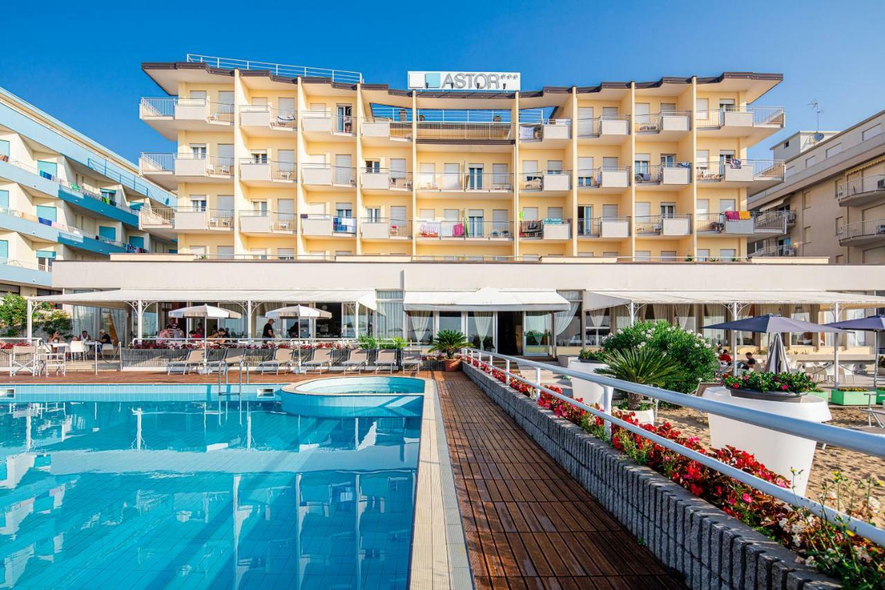 Hotel Astor Lido di Jesolo Esterno foto