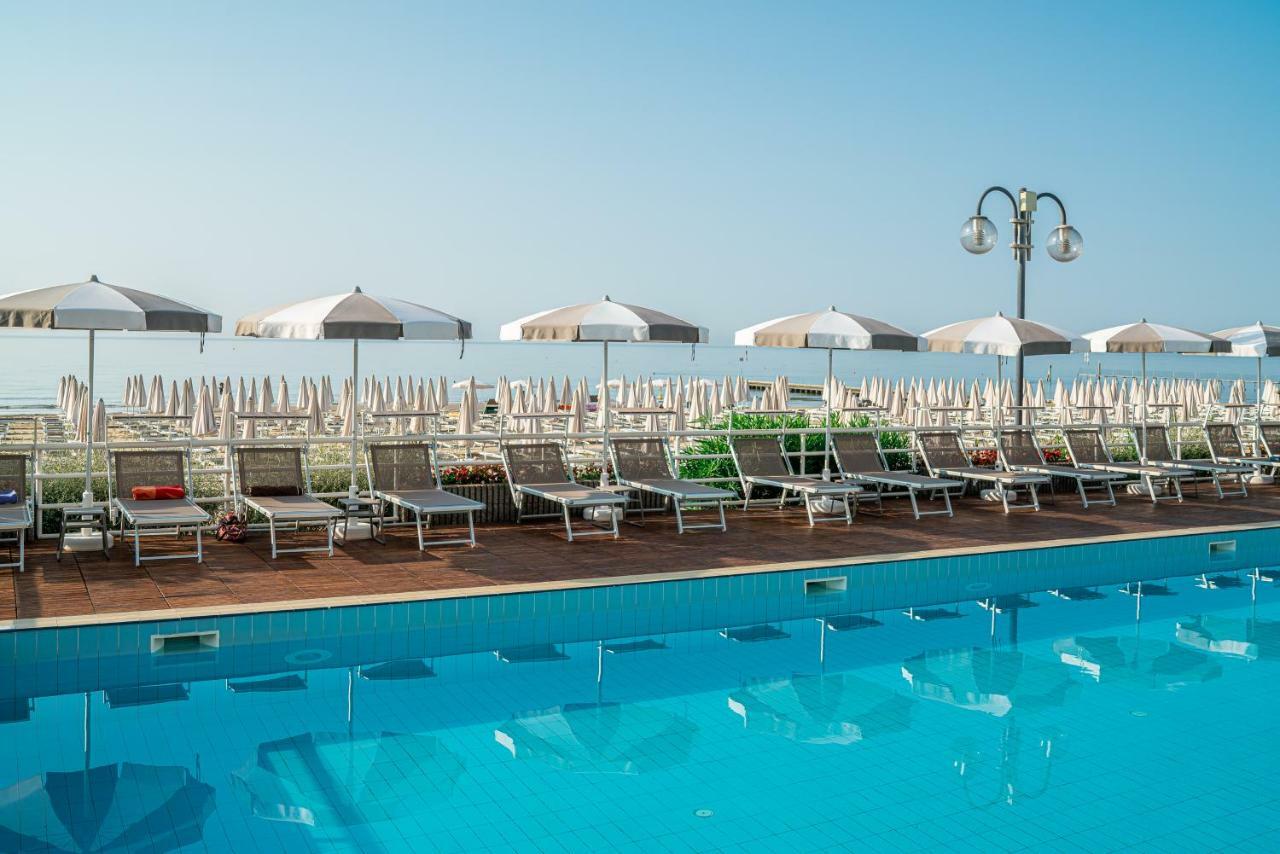 Hotel Astor Lido di Jesolo Esterno foto