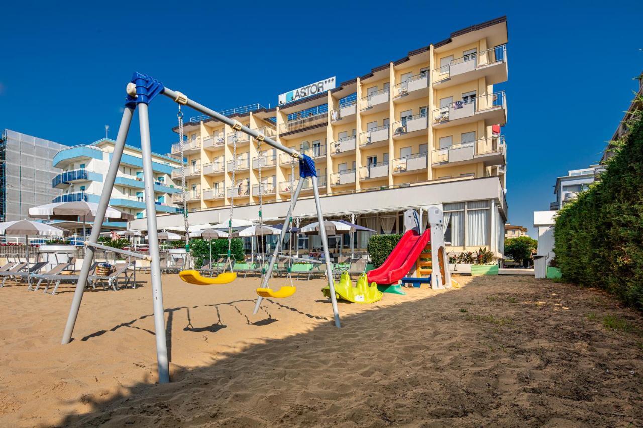 Hotel Astor Lido di Jesolo Esterno foto